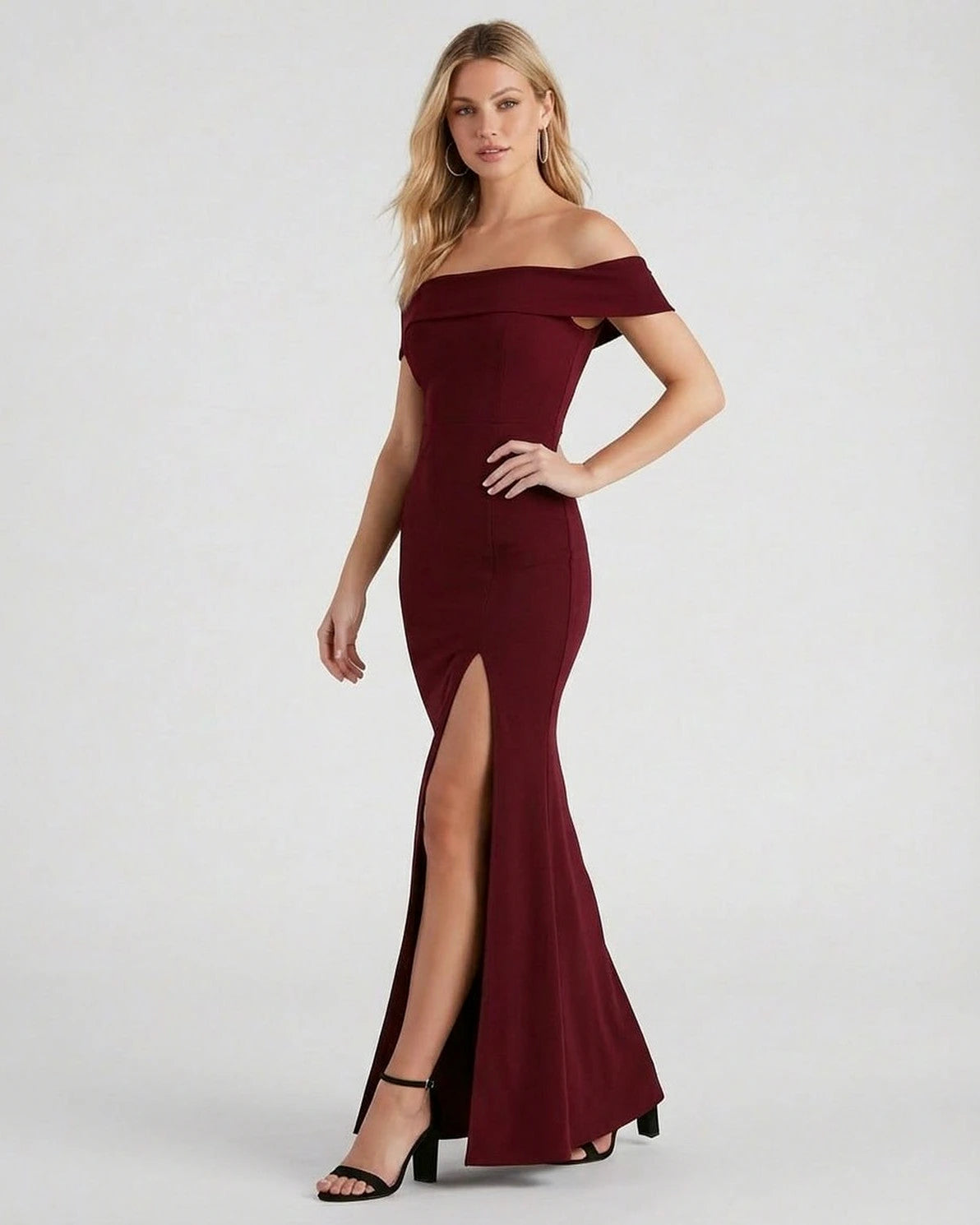 Kate Maxi Dress – Knit Round Neck maxi dress, side view by Slimona