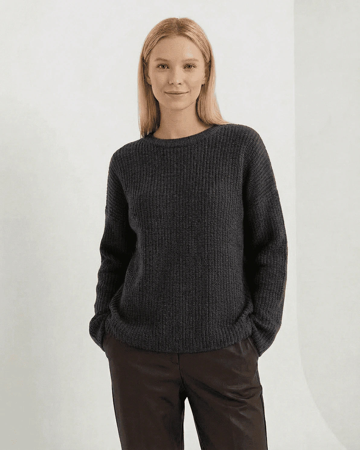 August Sweater – Knit sweater, detail view by Slimona