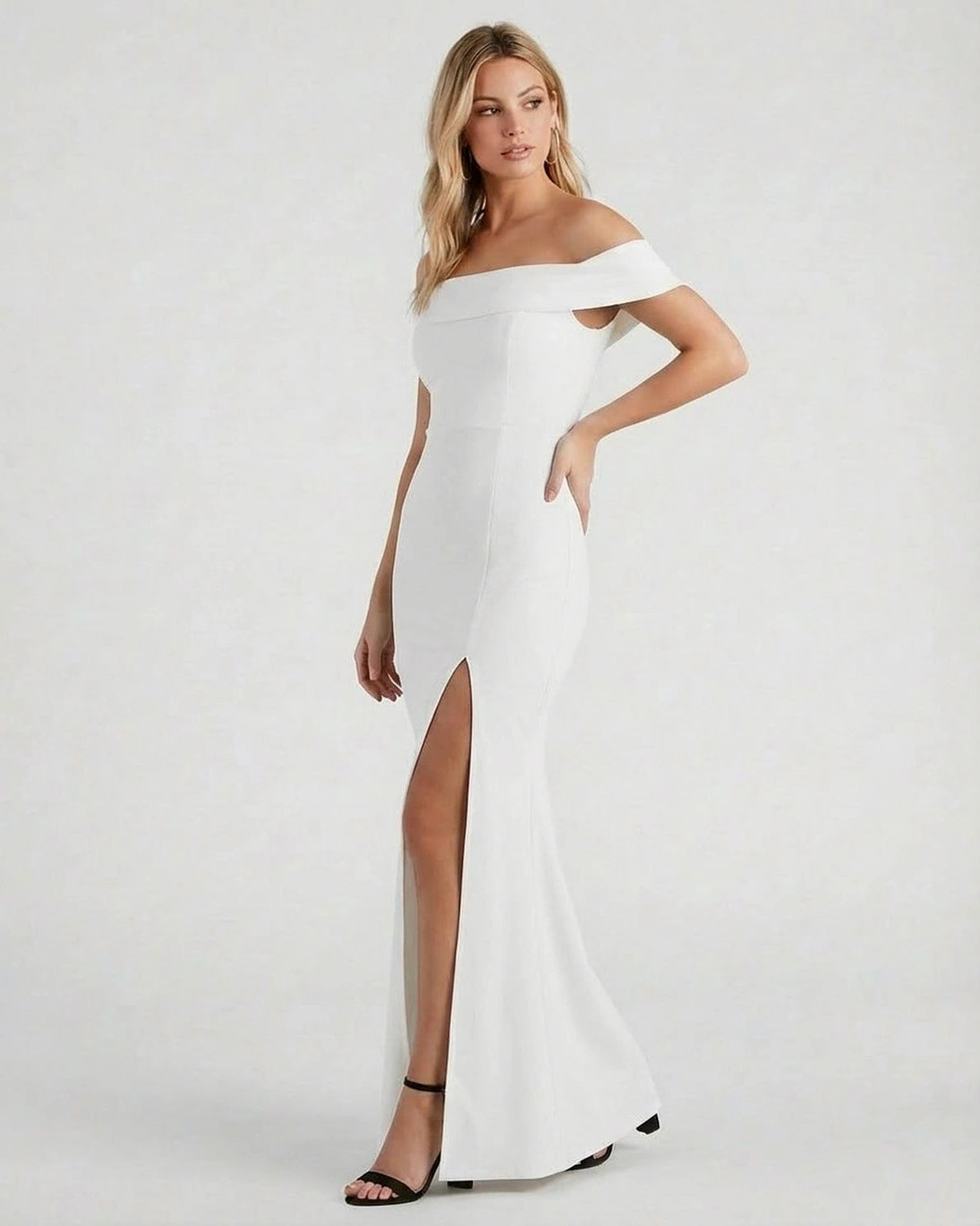 Étoile Maxi Dress – White Off Shoulder maxi dress, detail view by Slimona