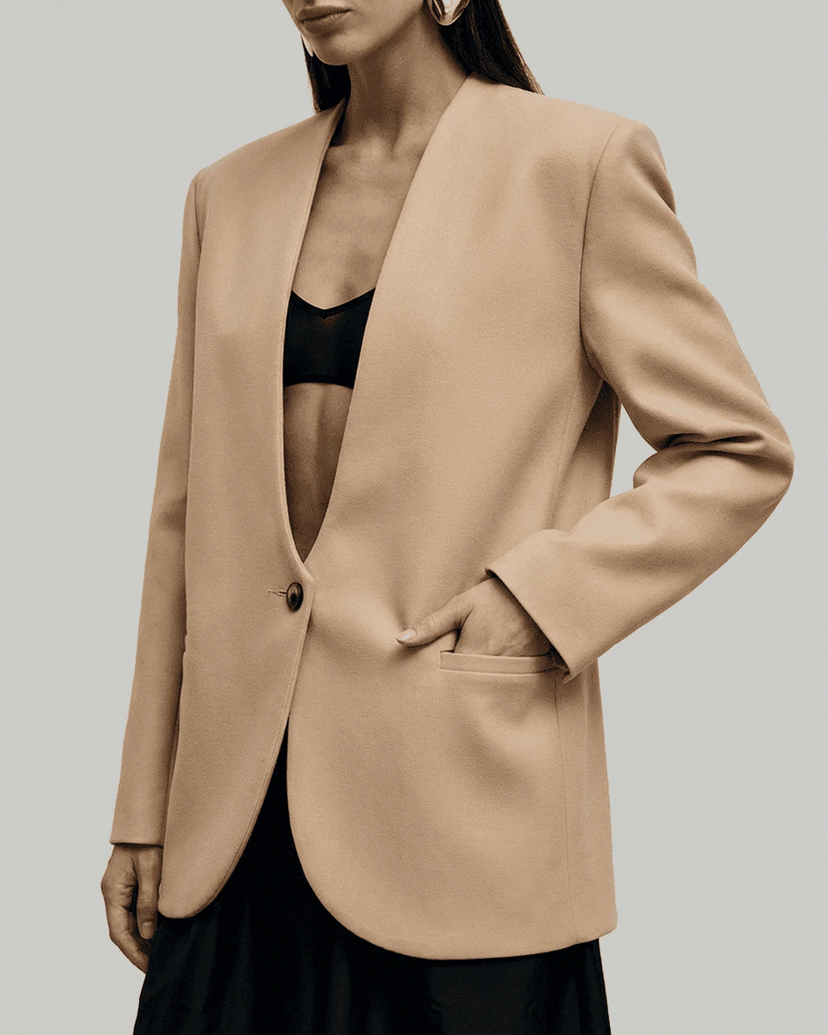 Savona Blazer – Beige blazer, styled look by Slimona