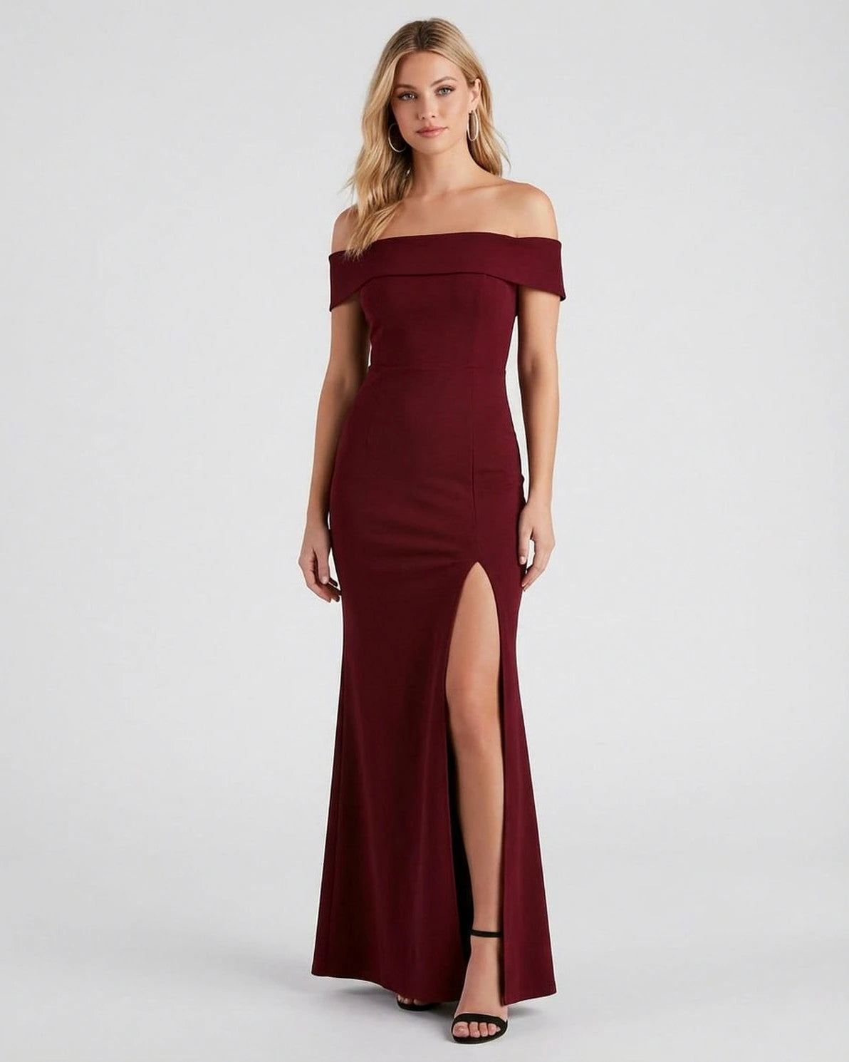 Kate Maxi Dress – Knit Round Neck maxi dress, model wearing by Slimona