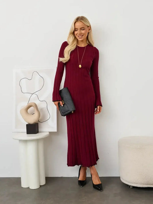 Elegant burgundy midi dress with ribbed knit, perfect for weddings and formal occasions.