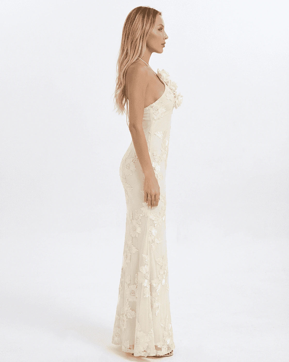 Valeria Maxi Dress – Red Halter maxi dress, side view by Slimona
