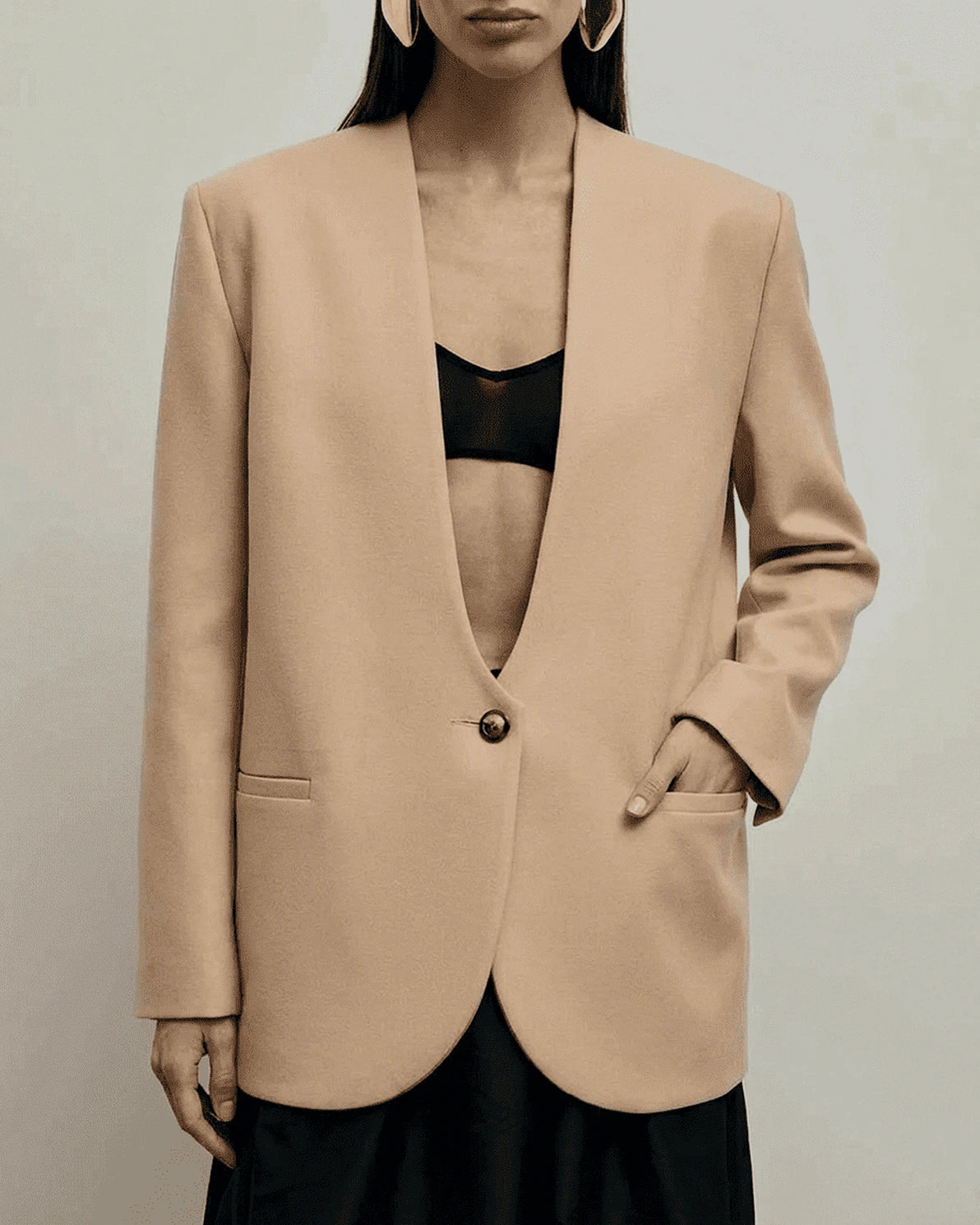 Savona Blazer – Beige blazer, detail view by Slimona