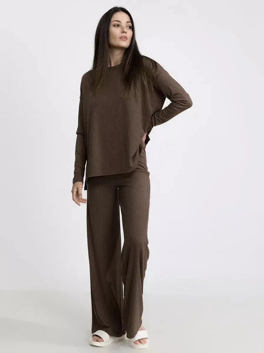 Soft Lounge Set in ribbed knit, featuring oversized comfort and minimalist design for relaxed style.