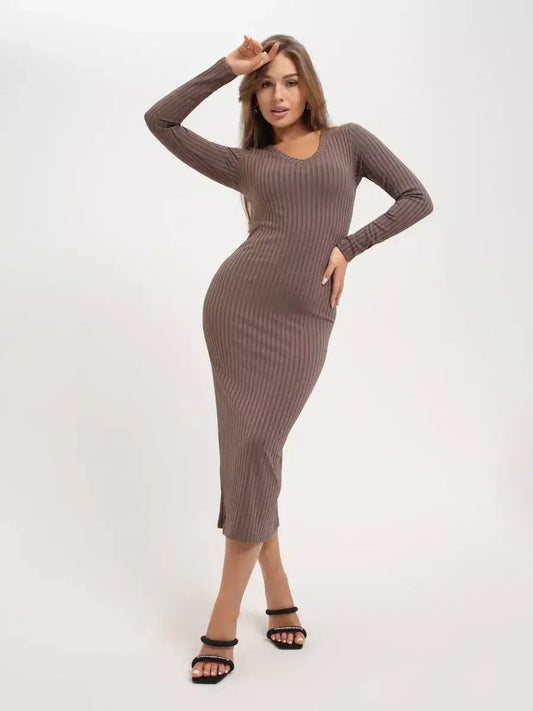 Elegant midi dress in ribbed brown fabric, perfect for weddings, parties, and versatile summer occasions.