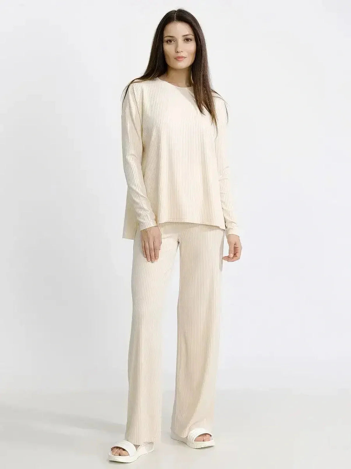 Soft ribbed oversized lounge set in beige melange, perfect for casual styling and comfort.