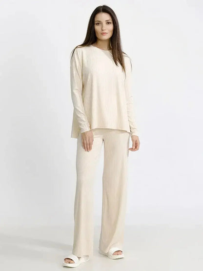 Soft ribbed oversized lounge set in beige melange, perfect for casual styling and comfort.