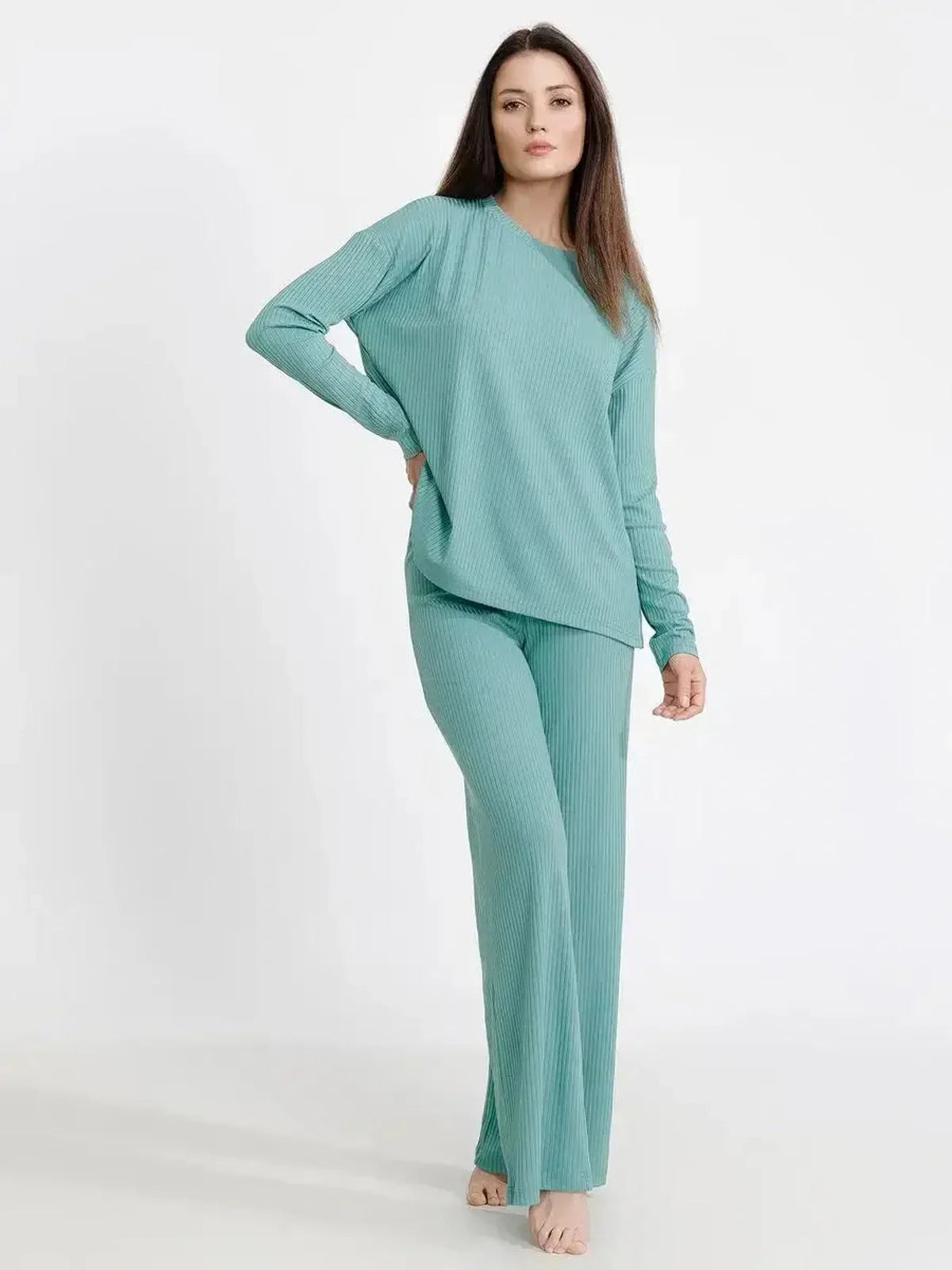 Mint Lounge Set in soft ribbed fabric, showcasing a relaxed fit for stylish, comfortable loungewear.