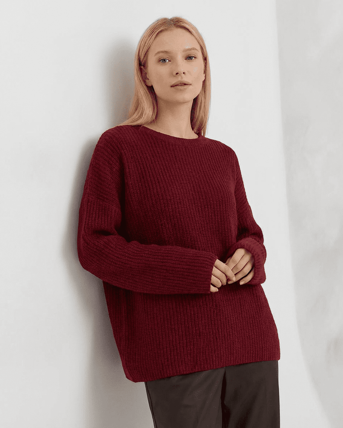 Marlo Sweater by Slimona - Cozy loose fit ribbed knitwear in rich burgundy, perfect for fall and winter styling.