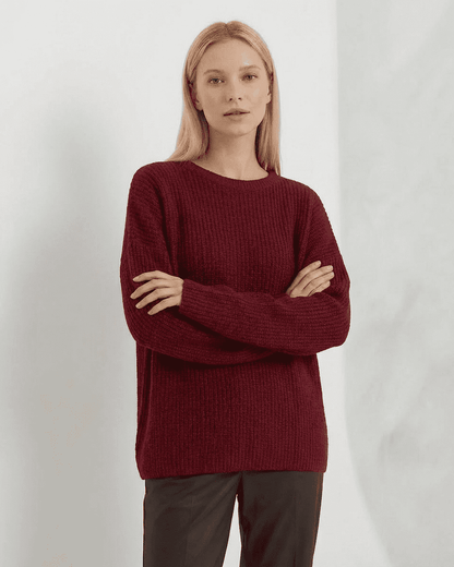Marlo Sweater by Slimona, loose fit ribbed knitwear in burgundy for cozy fall and winter wear.