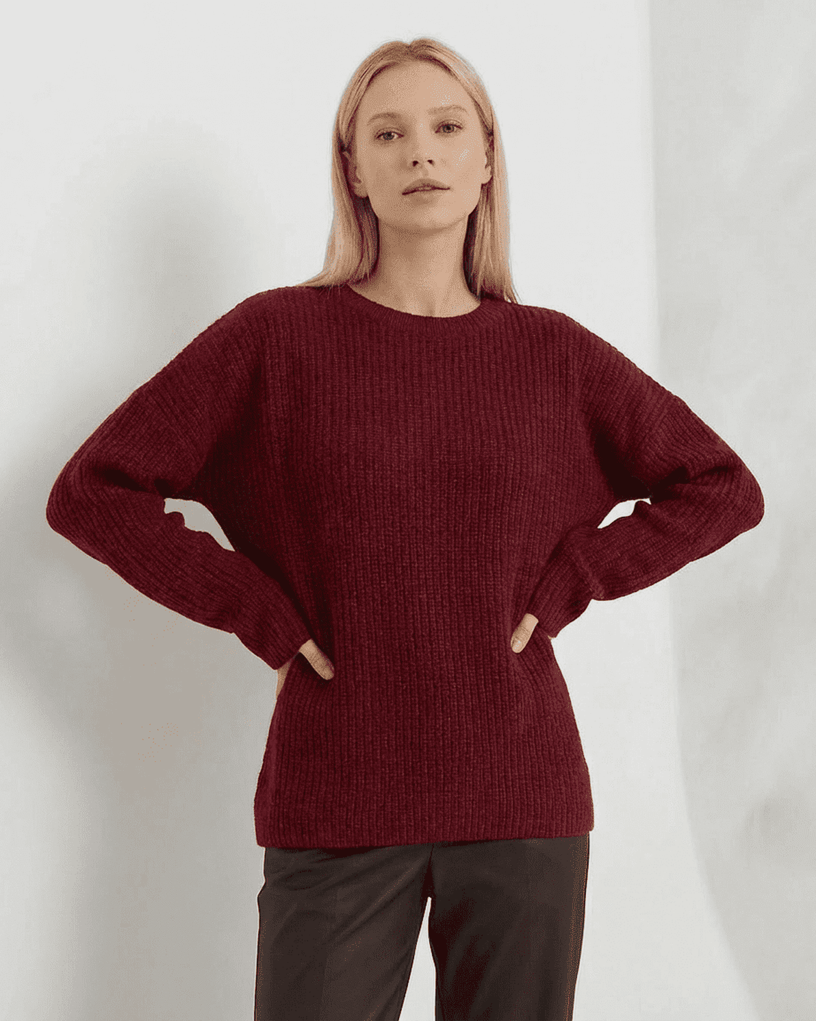 Marlo Sweater by Slimona: Cozy loose fit ribbed knitwear in burgundy with round neck and long sleeves.