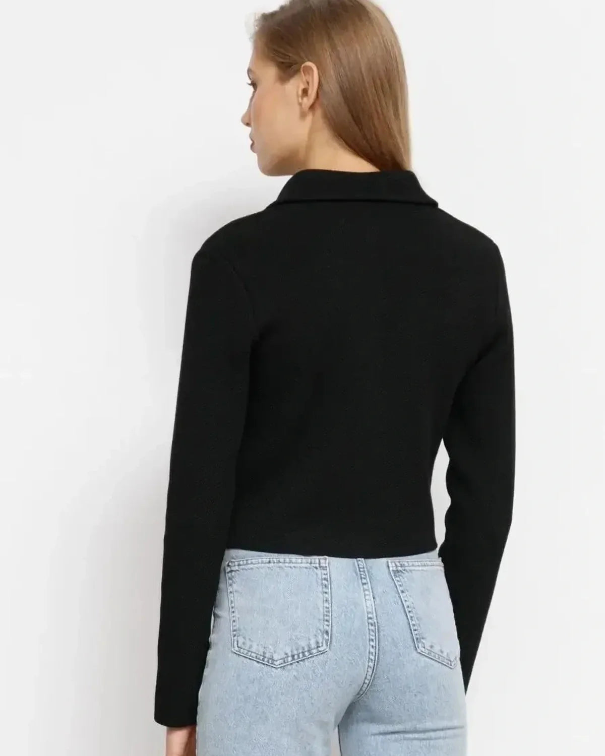 Noir Jacket by Slimona - Cropped black women's jacket showcasing sleek design and comfortable fit.