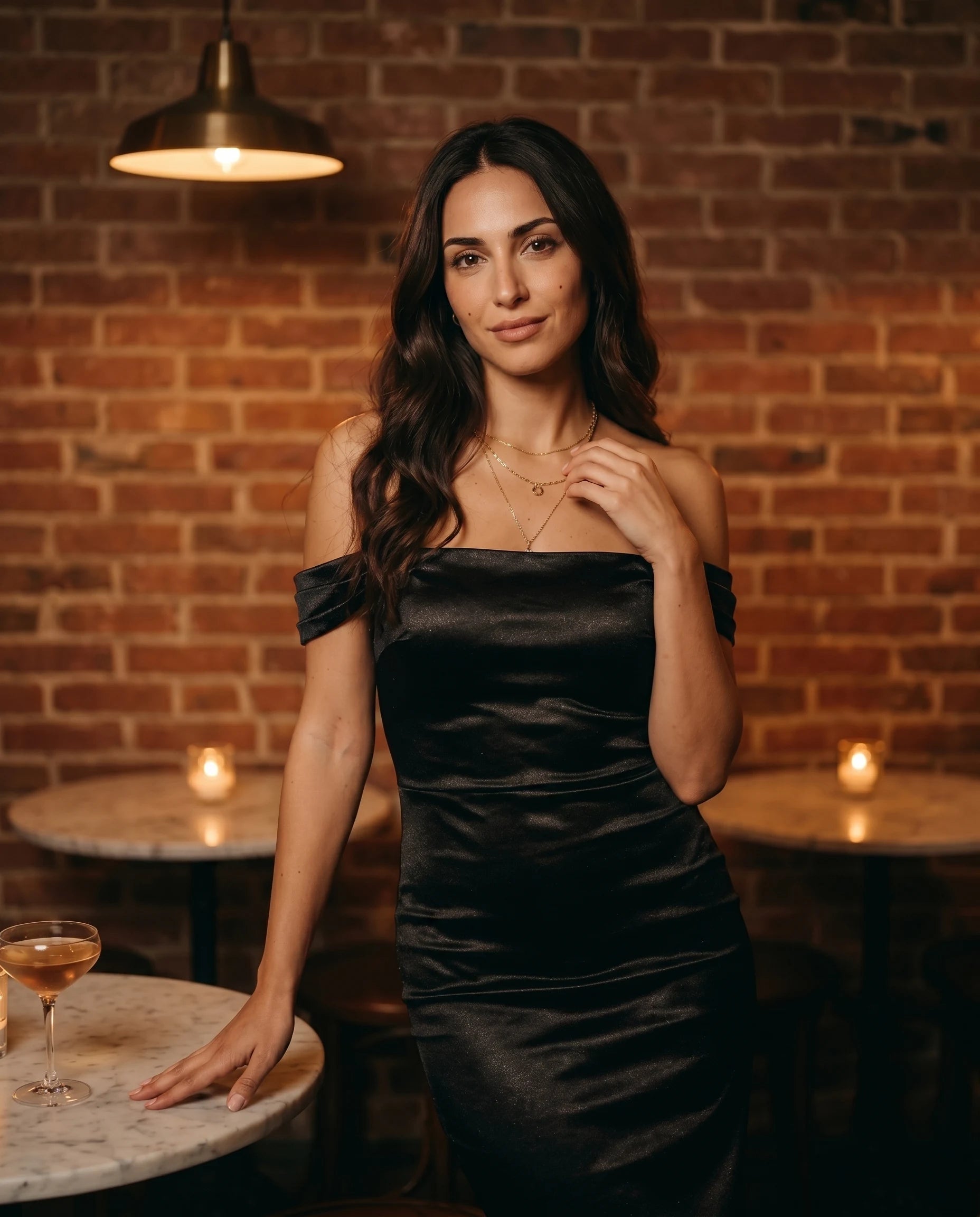 Slimona — Cocktail dress at Parisian bistro